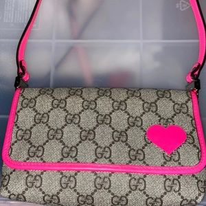 GUCCI SIGNATURE GG GIRLS PINK CROSSBODY BAG